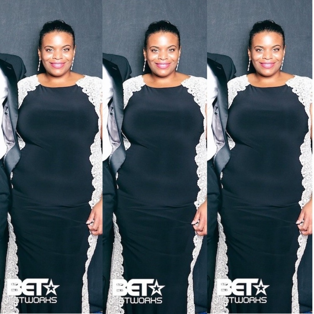 Xscape Body Con Evening Gown | Black & Gold | 16W